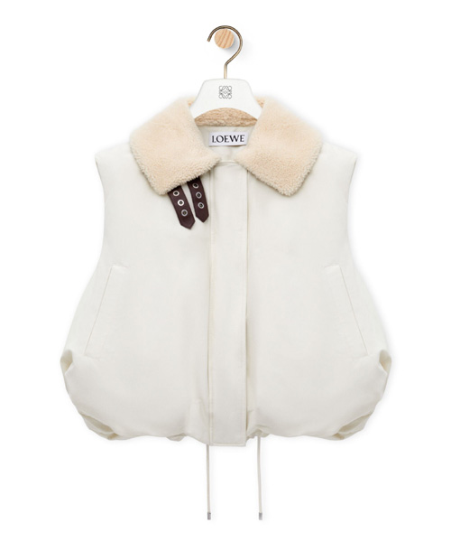 JK-24293<br><b>LOEWE</b><br>코튼 혼방 퍼퍼 베스트</b><br>[매장가-380만원대]