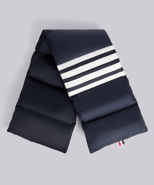A-42379<br><b>THOM BROWNE</b><br>나일론 4-바 다운 스카프</b><br>[매장가-80만원대]