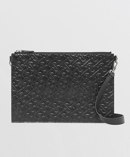 A-42869<br><b>BURBERRY</b><br>엠보스드 모노그램 가죽 파우치</b><br>[매장가-100만원대]