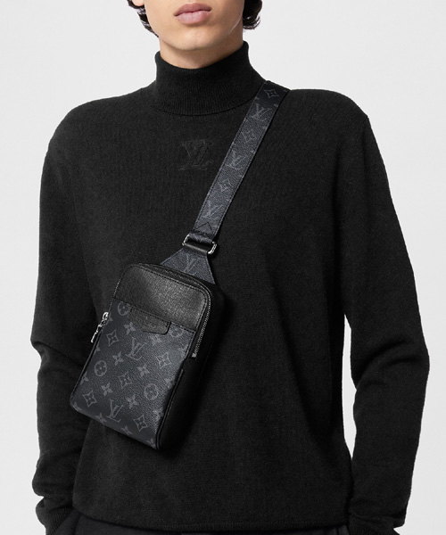 A-42762<br><b>LOUIS VUITTON</b><br>아웃도어 슬링백</b><br>[매장가-230만원대]