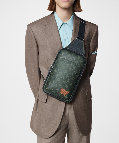 A-42564<br><b>LOUIS VUITTON</b><br>애비뉴 슬링백 NM</b><br>[매장가-400만원대]