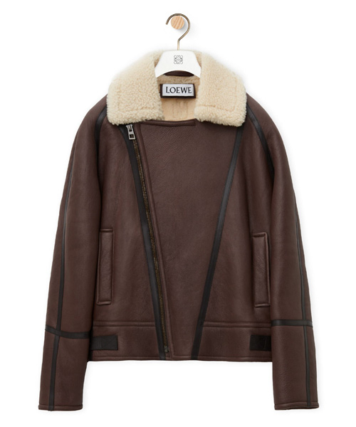 JK-24430<br><b>LOEWE</b><br>가죽 테이핑 디테일 에비에이터 시어링 재킷</b><br>[매장가-900만원대]
