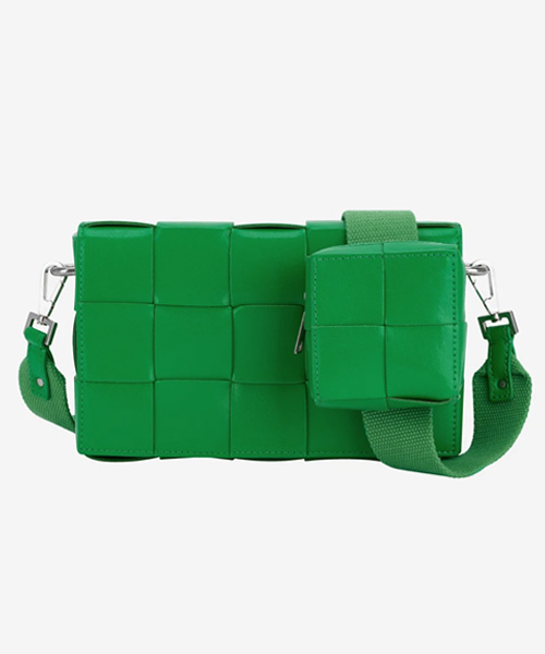 A-42780<br><b>BOTTEGA VENETA</b><br>버서타일 스트랩 카세트백</b><br>[매장가-380만원대]