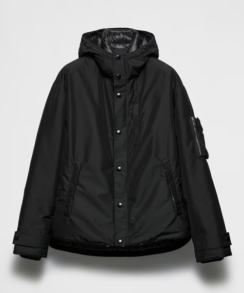 JK-24510<br><b>PRADA</b><br>기능성 소재 후드 다운 재킷</b><br>[매장가-490만원대]