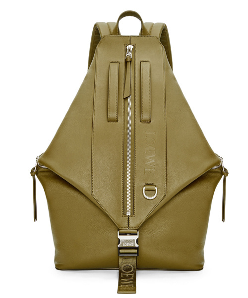 A-43219<br><b>LOEWE</b><br>가죽 컨버터블 백팩</b><br>[매장가-370만원대]