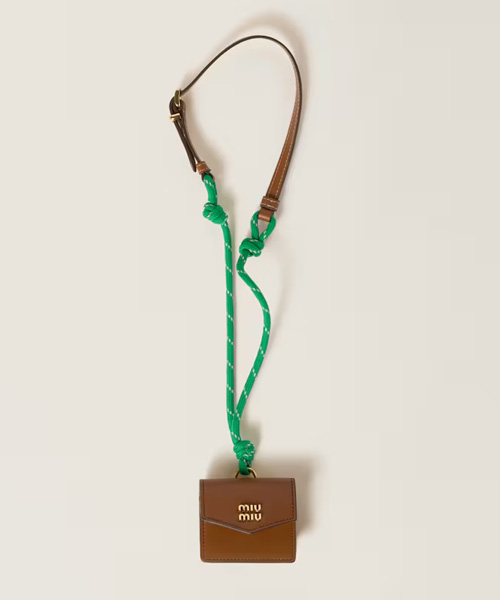 A-43367<br><b>MIU MIU</b><br>가죽 코드 메탈 트릭 미니 파우치</b><br>[매장가-80만원대]