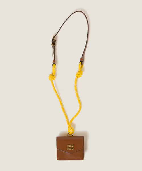 A-43365<br><b>MIU MIU</b><br>가죽 코드 메탈 트릭 미니 파우치</b><br>[매장가-80만원대]