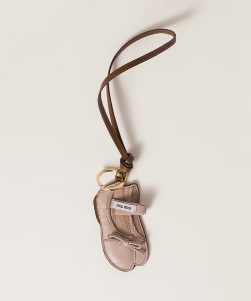 A-43548<br><b>MIU MIU</b><br>미우 발레 가죽 키체인 트릭</b><br>[매장가-80만원대]