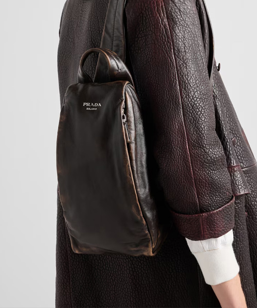 A-43832<br><b>PRADA</b><br>나파 가죽 백팩</b><br>[매장가-530만원대]