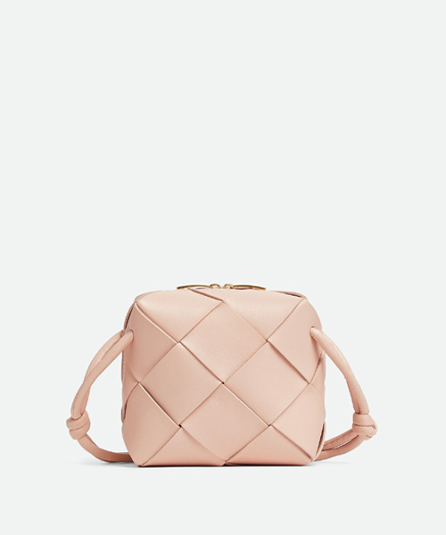 A-43824<br><b>BOTTEGA VENETA</b><br>미니 카세트 카메라 백</b><br>[매장가-280만원대]