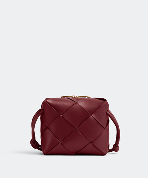 A-43828<br><b>BOTTEGA VENETA</b><br>미니 카세트 카메라 백</b><br>[매장가-280만원대]
