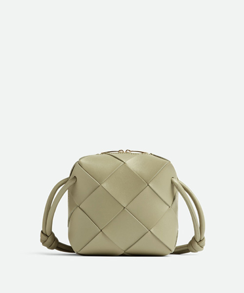 A-43825<br><b>BOTTEGA VENETA</b><br>미니 카세트 카메라 백</b><br>[매장가-280만원대]