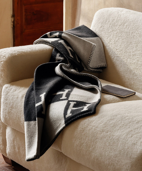 A-44118<br><b>HERMES</b><br>아발론 III 블랭킷</b><br>[매장가-300만원대]