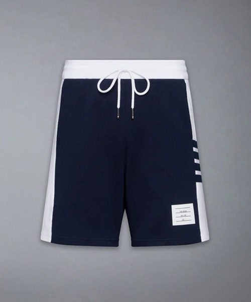 P-16415<br><b>THOM BROWNE</b><br>클래식 루프백 4-바 스웨트쇼츠</b><br>[매장가-130만원대]