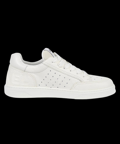 A-44755<br><b>CHANEL</b><br>테니스 스니커즈</b><br>[매장가-150만원대]