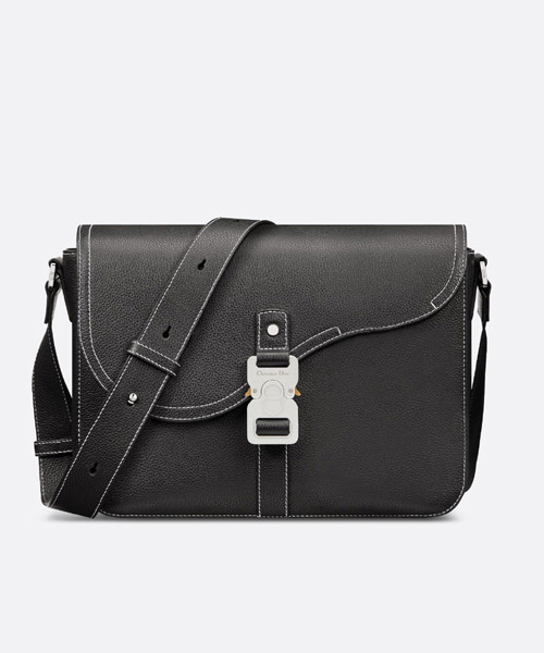 A-44082<br><b>DIOR</b><br>새들 플랩 스트랩백</b><br>[매장가-410만원대]