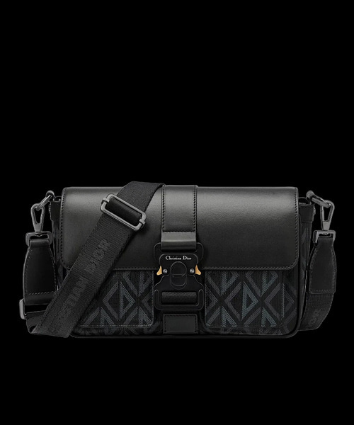 A-44022<br><b>DIOR</b><br>힛 더 로드 스트랩 백</b><br>[매장가-440만원대]