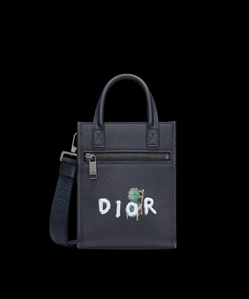A-45125<br><b>DIOR x OTANI WORKSHOP</b><br>사파리 노스 사우스 라이트 토트백</b><br>[매장가-250만원대]