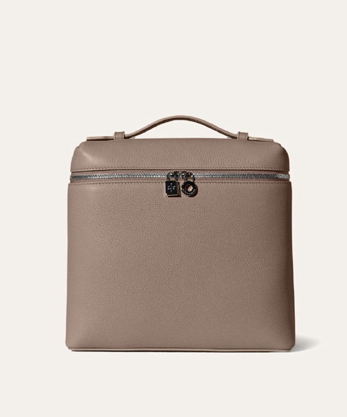 A-45718<br><b>LORO PIANA</b><br>엑스트라 포켓 L23.5 백팩</b><br>[매장가-490만원대]