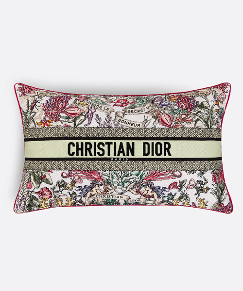 A-45890<br><b>DIOR</b><br>디올 캐비닛 드 라 메르 자수 직사각형 쿠션</b><br>[매장가-170만원대]
